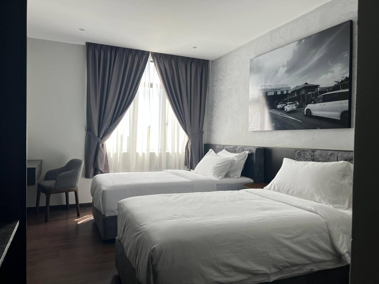All In Hotel Kangar Exteriér fotografie