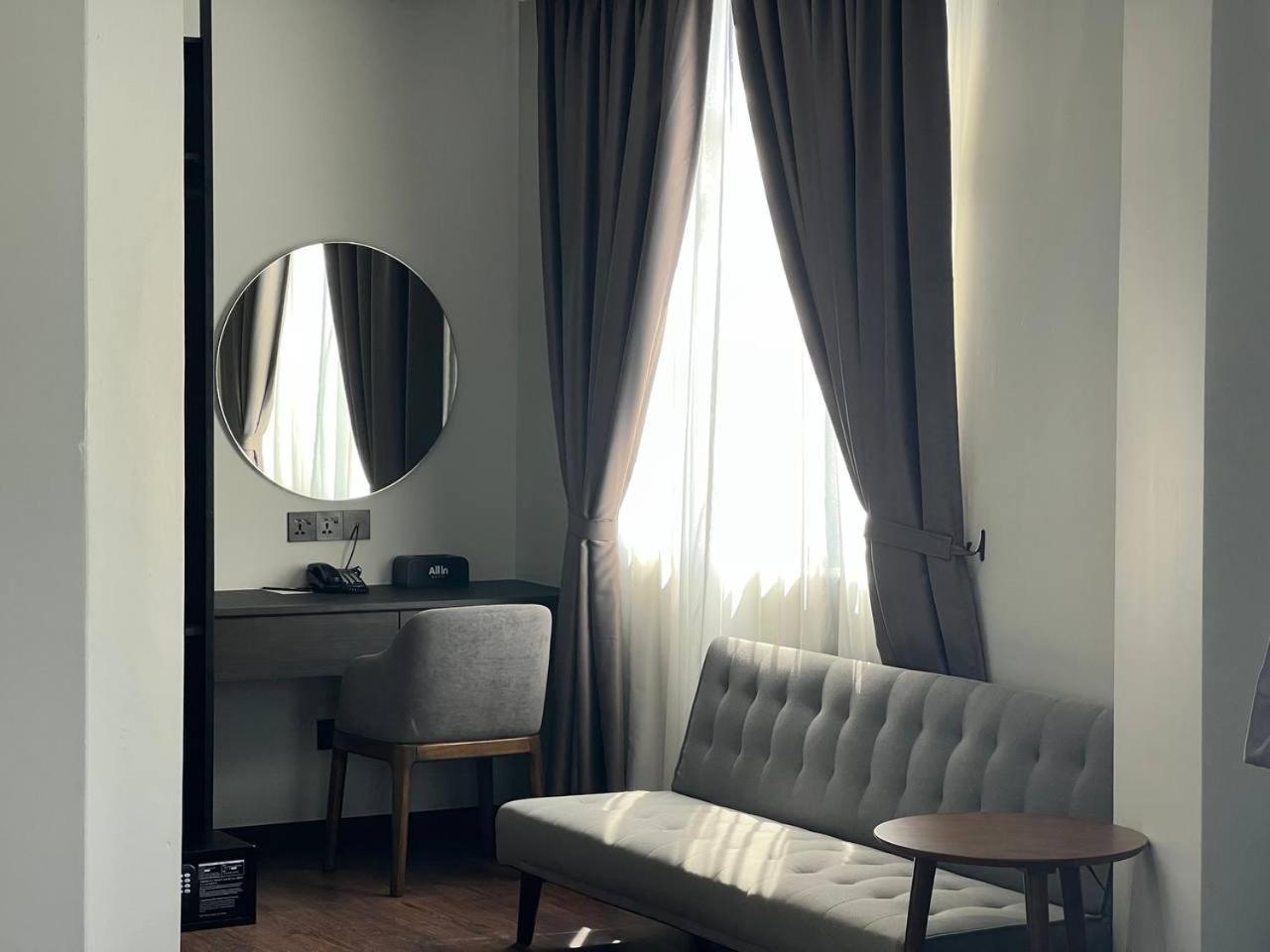 All In Hotel Kangar Exteriér fotografie
